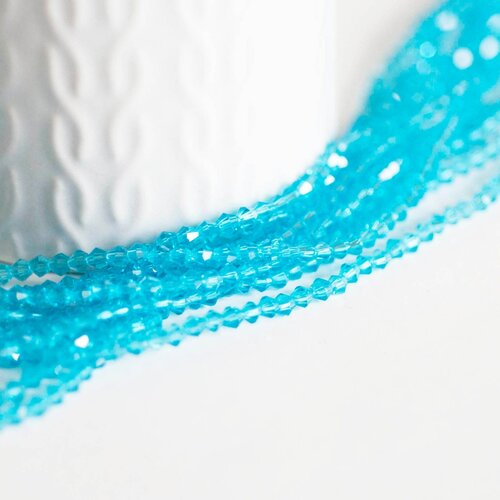 Perles cristal toupies à facette bleu ciel transparent, perles bijoux, cristal bleu, bicone facette, fil de 45cm, g2597