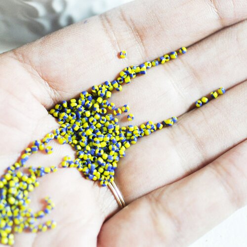 Petite perle rocaille rayé jaune bleu,perle rocaille multicolore,création bijoux,perle multicolore,perle africaine,1.5x2mm, 10 grammes,g2929