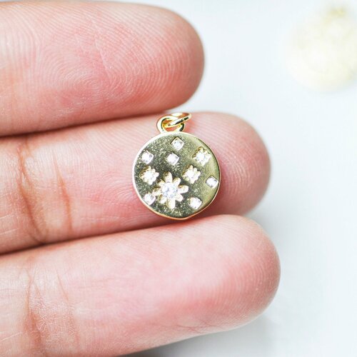 Pendentif médaille ronde étoiles laiton doré zircons, un pendentif doré avec cristaux pour création bijoux,14mm,l'unité g4748