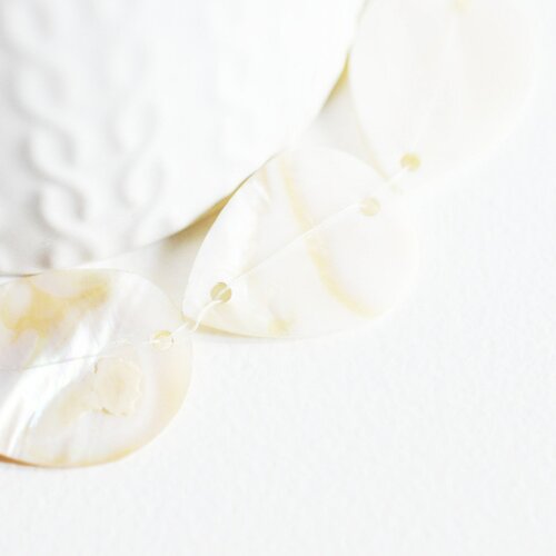 Perle connecteur goutte nacre blanche-beige naturelle,nacre nacre naturelle, coquillage marron,création bijoux, 30-35mm,lot de 5 g5135