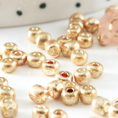 Grosses perles rocaille dorées brillantes 4mm, x 10gr (g1950)