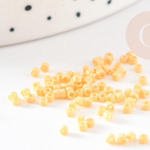 Perles tube jaune opaque façon delica miyuki 1.5-2mm, perle rocaille japonaise mat,perle perlage tissage x8gr g9161
