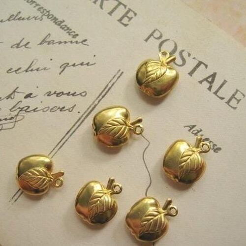 Breloque pomme laiton brut , fournitures créatives, pendentif sans nickel, pendentif geometrique,1cm, x10 g0692