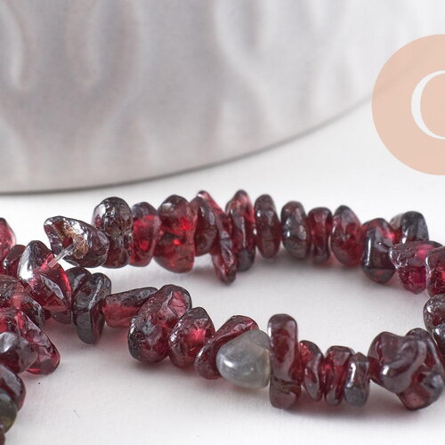 Perle chips grenat naturel 4~9mm,perle pierre naturelle, x1 fil de 81cm (g9888)