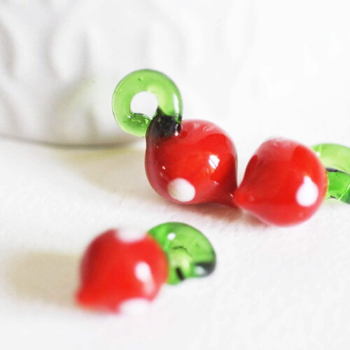Pendentif fraise fruit rouge verre artisanal tchèque 25mm, x5 (g1985)