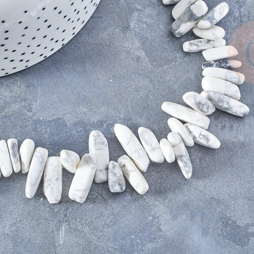 Perle ovale howlite blanche naturelle 13-22mm,perle pierre naturelle ,le fil 40cm, x1 g8537