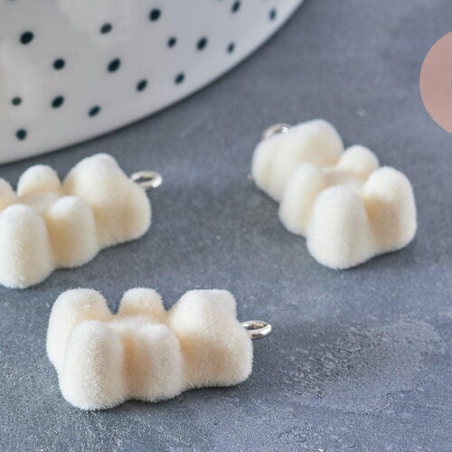 Pendentif ourson floqué velours blanc écru résine platine 22mm, pendentif ,x2 (g6645)