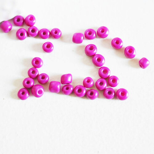 Grosses perles rocaille rose nacré peintes 4mm,perles rocaille, rose opaque, perles verre, x 10gr (g0190)