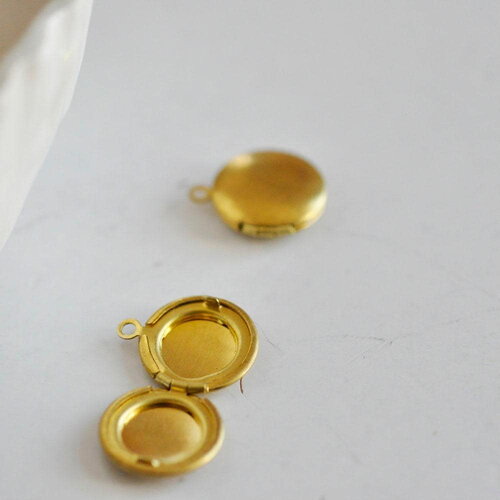 Pendentif locket rond medaillon laiton brut, médaillon vintage,création collier, fournitures laiton brut,12mm,lot 2-g1038
