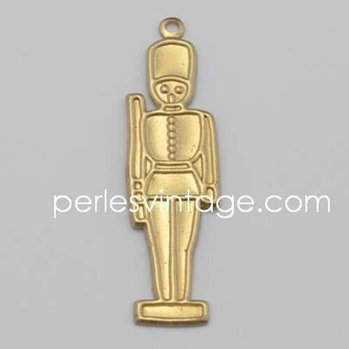 Pendentif soldat anglais en laiton brut 40mm, x1 (g7517)