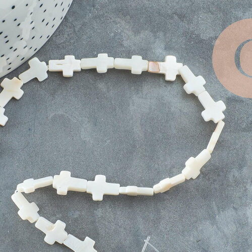 Perle croix nacre blanche naturelle, perle croix, coquillage blanc,12mm, le fil de 38cm, x1 g3053