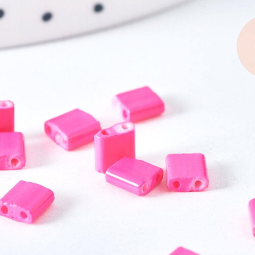 Perles rocaille verre rectangle rose fluorescent, perle carré création bracelet, perle tila,4.5mm,2 trous, x50 (4.8 gr) (g6960)