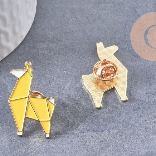 Broche pins chien caniche origami zamac doré émail jaune 32.5x21mm, x1 (g10320)