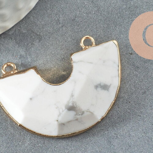 Pendentif demi-cercle howlite naturel fer doré 41mm,pendentif bijoux pierrenaturelle, création bijoux, x1 g1388