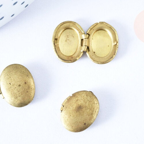 Pendentif locket ovale porte-photo laiton brut 15mm, fournitures bijoux laiton brut , x1 g6468
