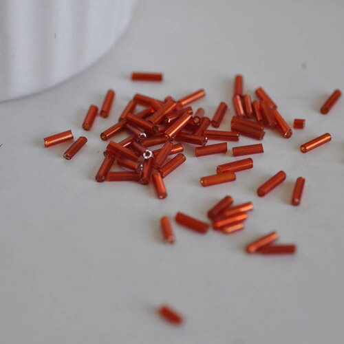Perles rocaille tube, rouge metallisé, perles rocaille rouge, perles métallisées rouge,perles verre 6mmx2mm, x 5gr g5381