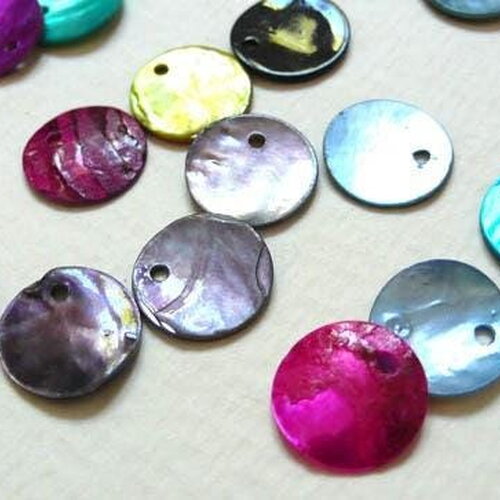 Pastilles rondes nacre multicolore, bouton nacre,pendentif nacre, coquillage naturel,1.4cm, x 10 (g1071)