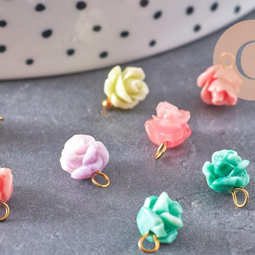 Pendentif fleur de rose résine multicolore support laiton doré, création bijou doré fleur, bijou romantique, 9x7, x10 (g4571)