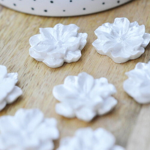 Cabochon fleur résine blanche nacrée 24mm, création bijoux diy, x2 g4388