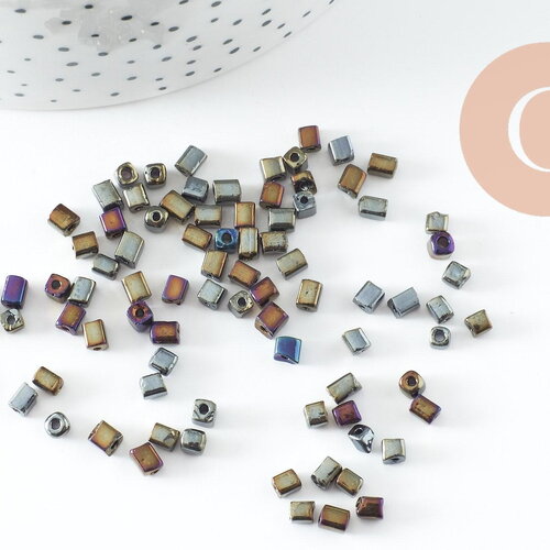 Grosses perles rocaille carré métallisé irisé 3-7mm,perles rocaille carrée, x 10gr (g5897)