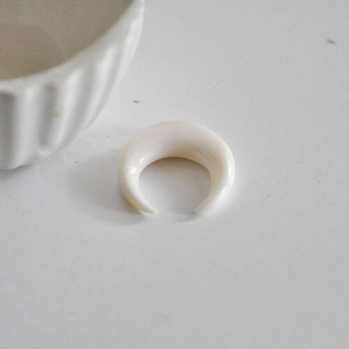 Lune corne blanche naturelle 8mm, septum piercing écarteur corne naturelle x1 (g0253)