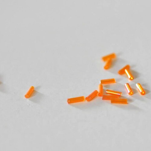 Perles rocaille tube orange, perles rocaille orange, perles verre orange irisé, long tube,6mm, x 5gr g2692