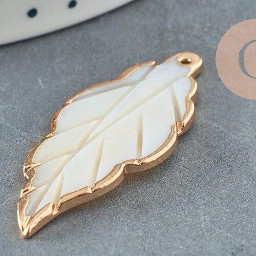 Pendentif feuille nacre naturelle support doré 34-45mm,création bijou nacre x1 (g3116)