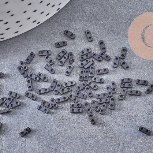 Perles rocaille verre rectangle noir opaque, perle carré création bracelet, perle tila, 2mm,2 trous, x50 (1.2 gr) (g4604)