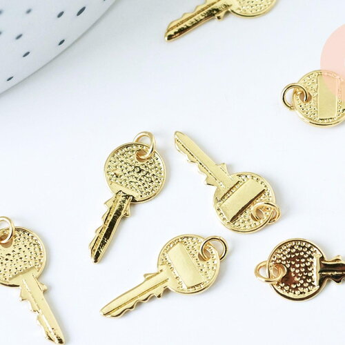 Pendentif breloque clef laiton doré 28.5mm, un pendentif d'amour pour création de bijou doré clé en laiton, x1 g6173
