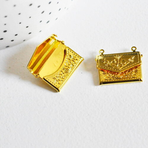Pendentif locket enveloppe laiton doré 21.8mm, médaillon vintage pour création collier x1-g3321