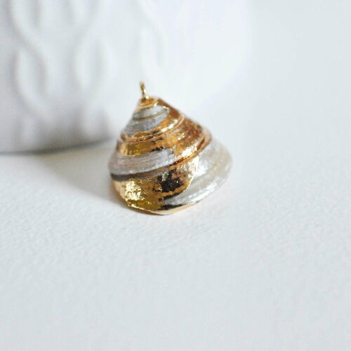 Coquillage naturel blanc doré 19-26mm,bijoux coquillage nacré, x1 (g2666)