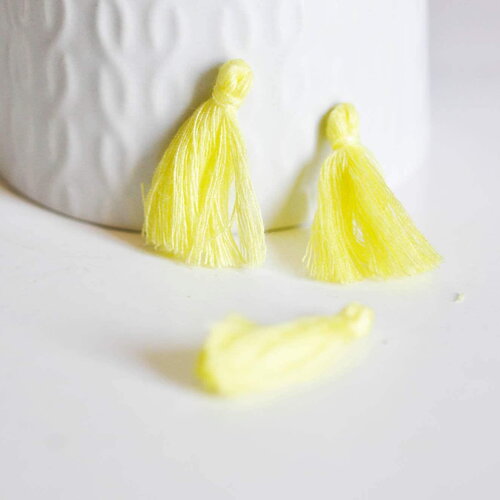 Pompon jaune coton 25-31mm, x5 (g2764)