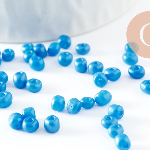 Grosses perles de rocaille bleues irisées peut btes 4mm, perles rocaille, grosse perles, bleu transparent irisé, x 10gr (g3813)