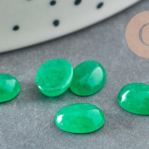 Cabochon ovale jade naturel vert 8x6mm, x1 (g1552)