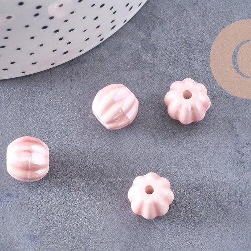 Perle ronde striée porcelaine rose irisée 13mm, x10 (g10217)