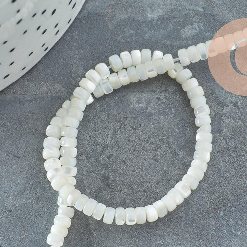Perle nacre blanche naturelle heishi 2x4mm, x1 fil de 20cm (g4475)