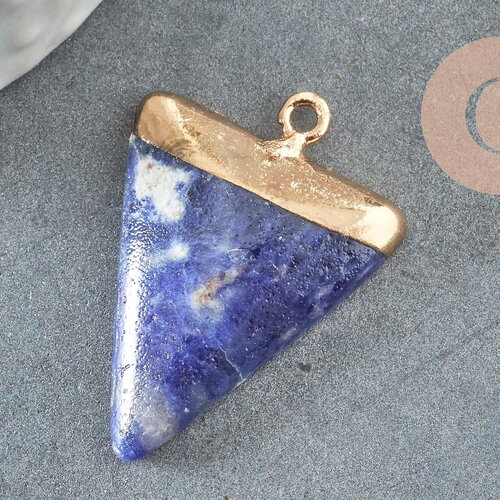 Pendentif triangle sodalite bleu naturelle, pendentif pierre, support doré, pierre naturelle, 34mm, x1 (g3932)