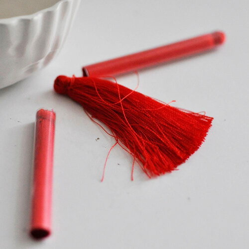 Pompon bleu roi rouge polyester,pompon décoration, pompon soie,accessoire,longueur 6.5cm, x1 g0451