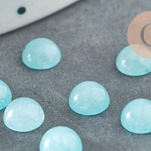 Cabochon rond jade naturel teinté bleu clair 6mm, x1 (g0951)