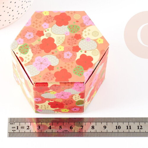 Boite haxgonale cadeau motif japonisant carton 7.65x8.8cm, x1 (g6288)