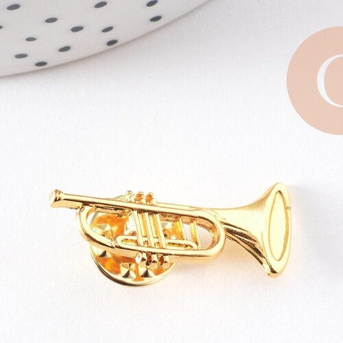Broche pins trompette tuba zamac doré 29.5mm, x1 (g10159)