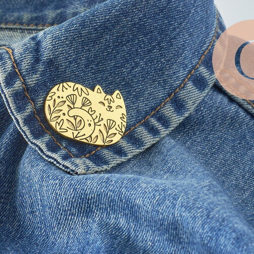 Broche chat gravée acier 304 inoxydable doré 34mm, x1 (g9786)