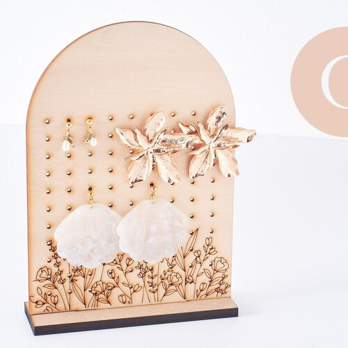 Présentoir boucles d'oreilles en bois fleurs gravées personnalisable 18cm, x1