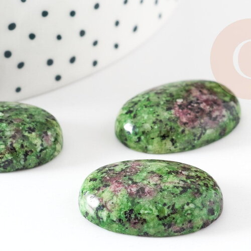 Cabochon ovale rubis zoisite naturelle 25mm, x1 (g2221)