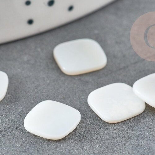 Cabochon carré nacre blanche, cabochon nacre, cabochon coquillage, nacre naturelle,8.5mm, x2 (g5146)