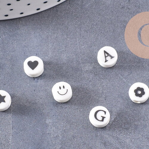 Perle porcelaine blanche lettre alphabet 8.5mm, x1 (g3461)