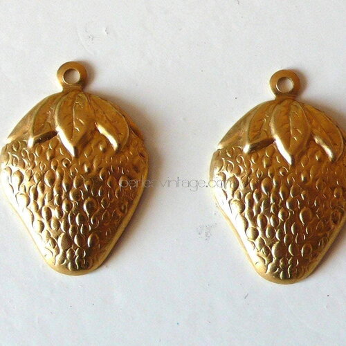 Pendentif fraise en laiton brut doré,fournitures créatives, médaillon vintage, création collier, fournitures laiton brut,21mm, x1,g2689