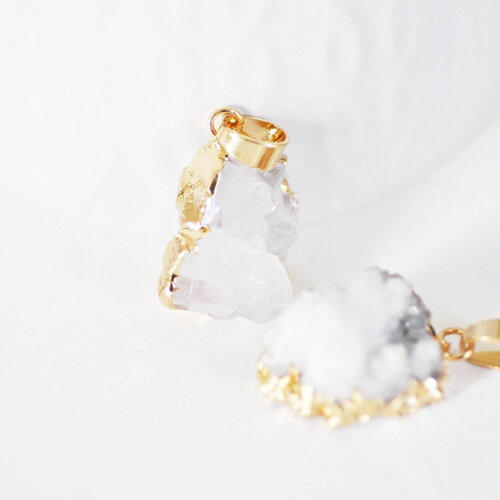Pendentif agate blanche druzy, pendentif pierre, support doré, création bijoux, pierre naturelle,création bijoux,30mm, x1 g1482