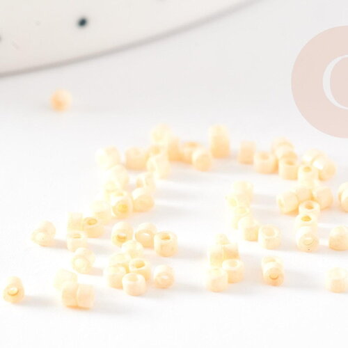 Perles tube jaune clair opaque façon delica miyuki 1.5-2mm, perle rocaille japonaise mat,perle perlage tissage x8gr g9160
