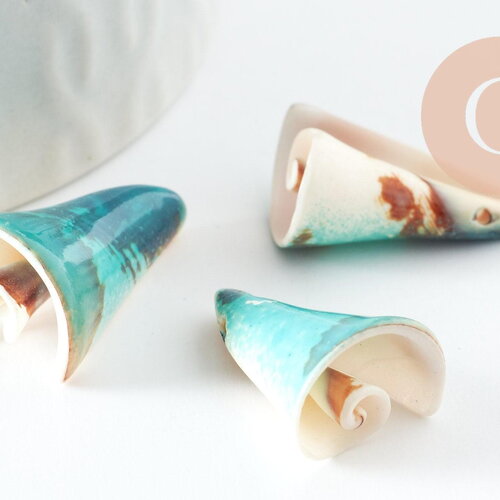 Coquillage bleu naturel spirale conch perce 27mm, x5 (g0449)